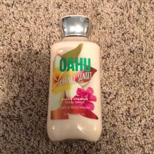 NWT 10 oz Oahu coconut sunset lotion